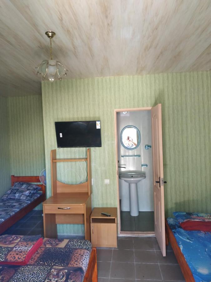 Monte Karlo Hotel Zaliznyy Port Bagian luar foto