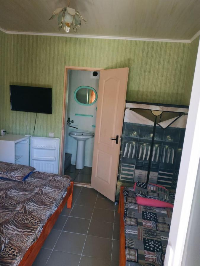 Monte Karlo Hotel Zaliznyy Port Bagian luar foto