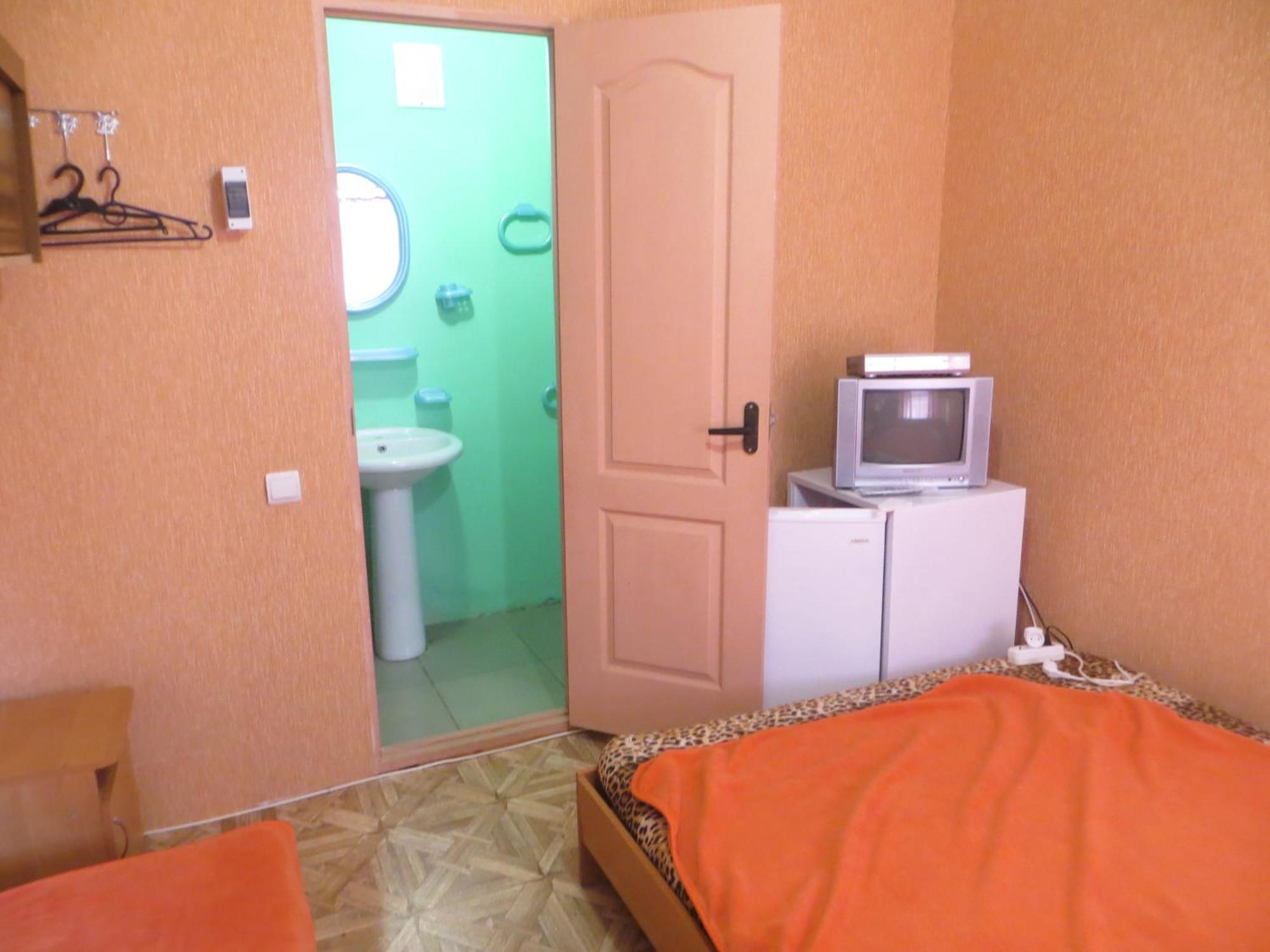 Monte Karlo Hotel Zaliznyy Port Bagian luar foto