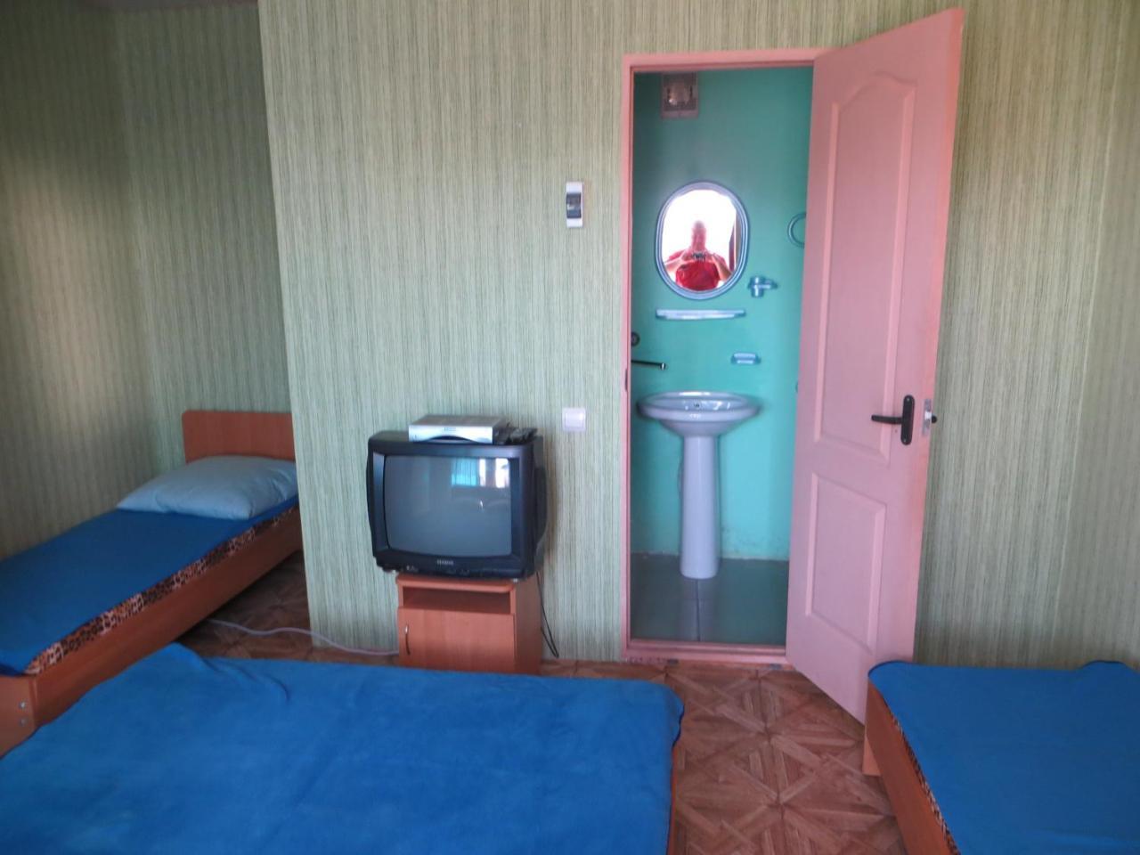 Monte Karlo Hotel Zaliznyy Port Bagian luar foto